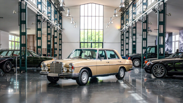 Stilikone in der Oberklasse: 60 Jahre Mercedes-Benz Baureihen 108/109Style icons in the luxury class: 60 years of Mercedes-Benz model series 108/109